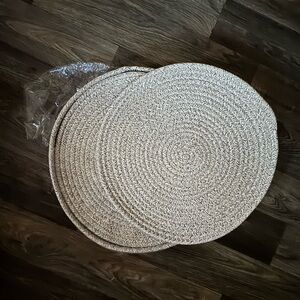 Braided around Table Placemat Set of 6 and holder - Cream/Brown